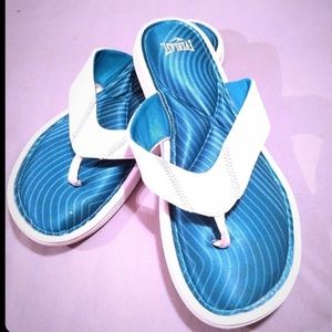 NWOT Teal Everlast Flip Flops